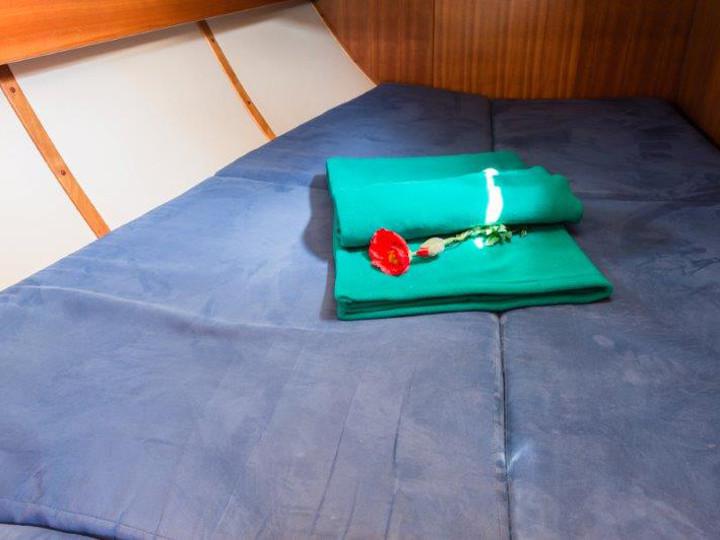 Book yachts online - sailboat - Elan 384 Impression - Aurora - rent