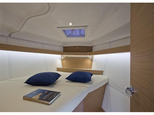 Book yachts online - sailboat - Elan 40 Impression - Silente - rent
