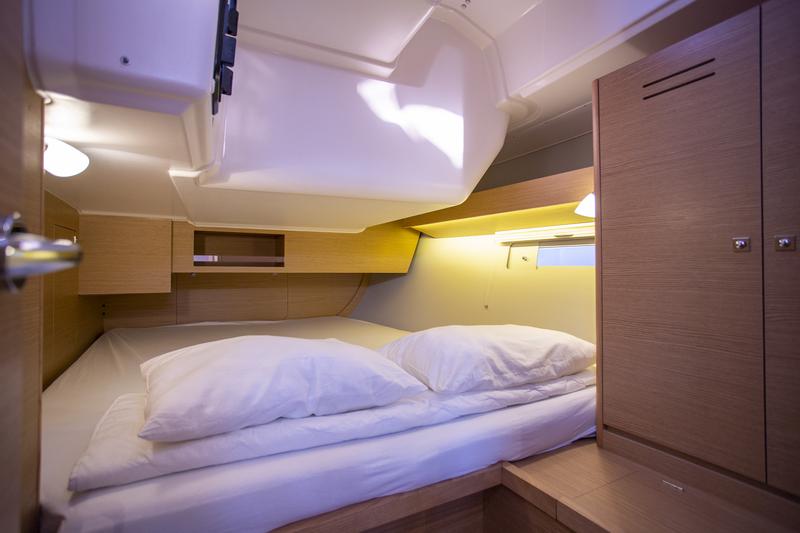 Book yachts online - sailboat - Dufour 430 Grand Large - Sea cloud 1 - rent