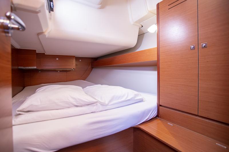 Book yachts online - sailboat - Dufour 382 GL - Niké - rent