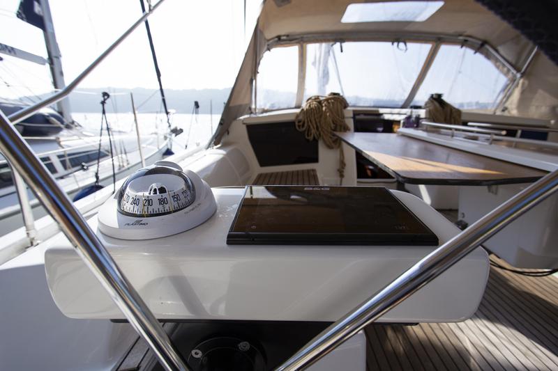 Book yachts online - sailboat - Dufour 430 Grand Large - Lana V - rent