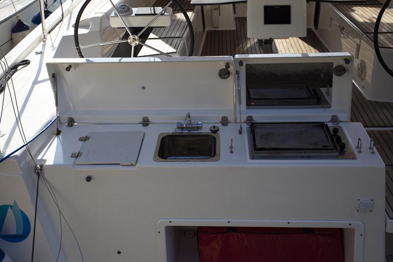 Book yachts online - sailboat - Dufour 430 Grand Large - Lana V - rent