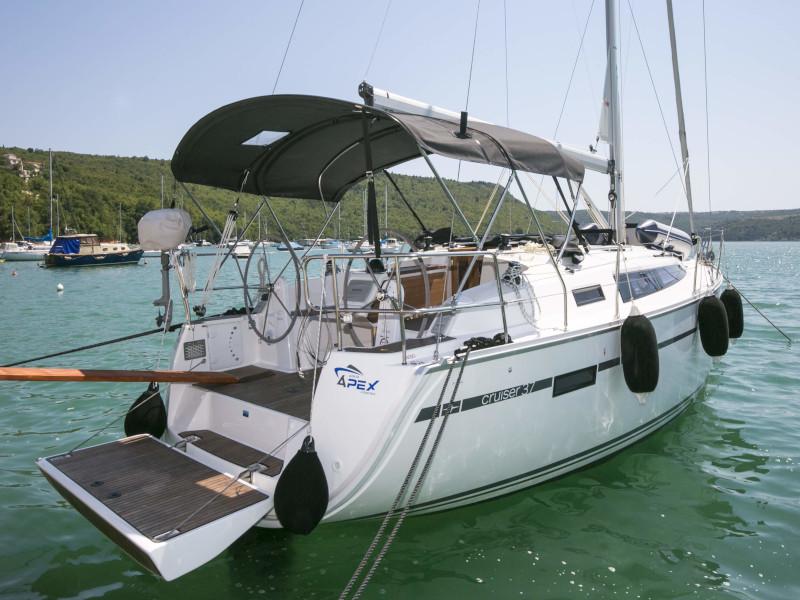 Book yachts online - sailboat - Bavaria 37 Cruiser - Alani - rent