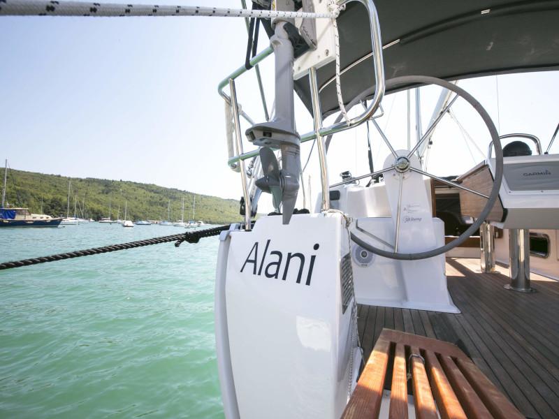 Book yachts online - sailboat - Bavaria 37 Cruiser - Alani - rent