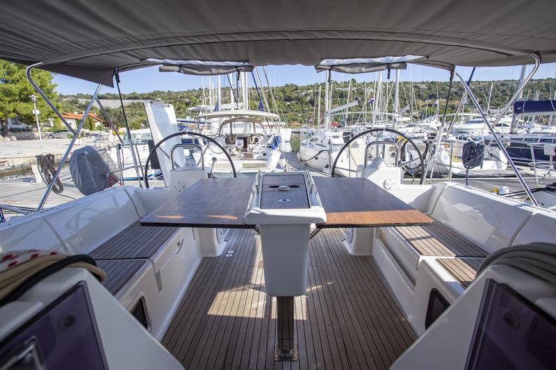 Book yachts online - sailboat - Dufour 460 Grand Large - Mincipesa - rent