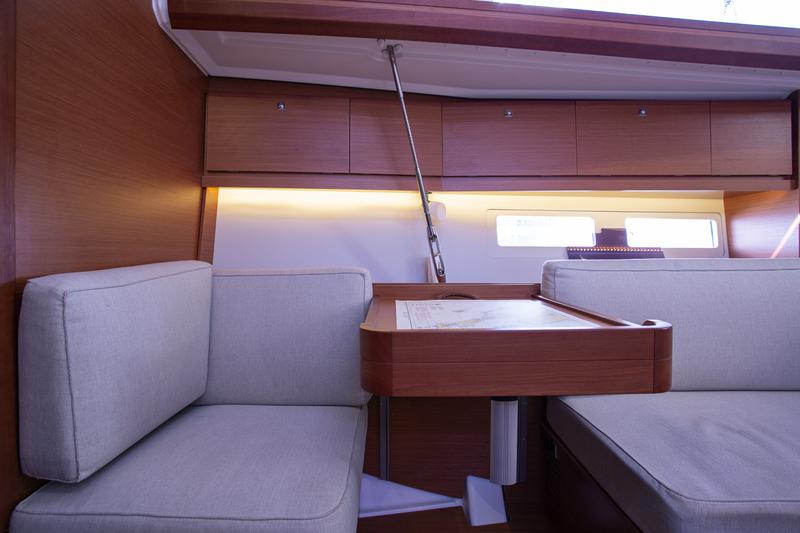 Book yachts online - sailboat - Dufour 412 Grand large - Skyra - rent