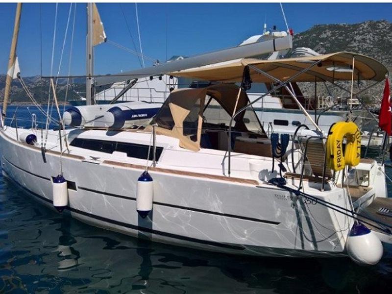 Book yachts online - sailboat - Dufour 350 GL - Friday - rent