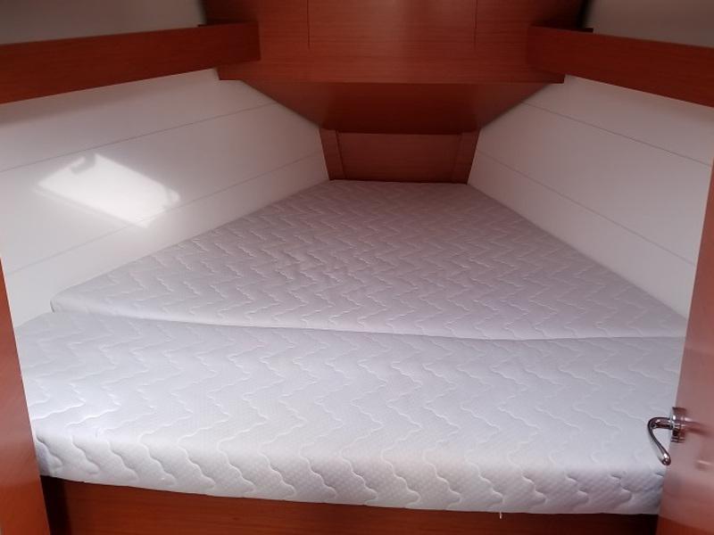 Book yachts online - sailboat - Dufour 350 GL - Friday - rent