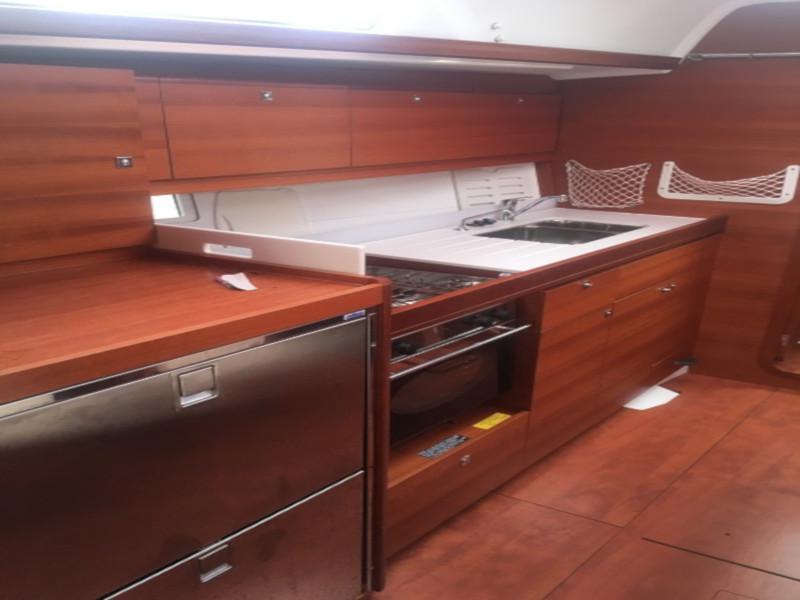 Book yachts online - sailboat - Dufour 382 Grand Large - Desperado - rent