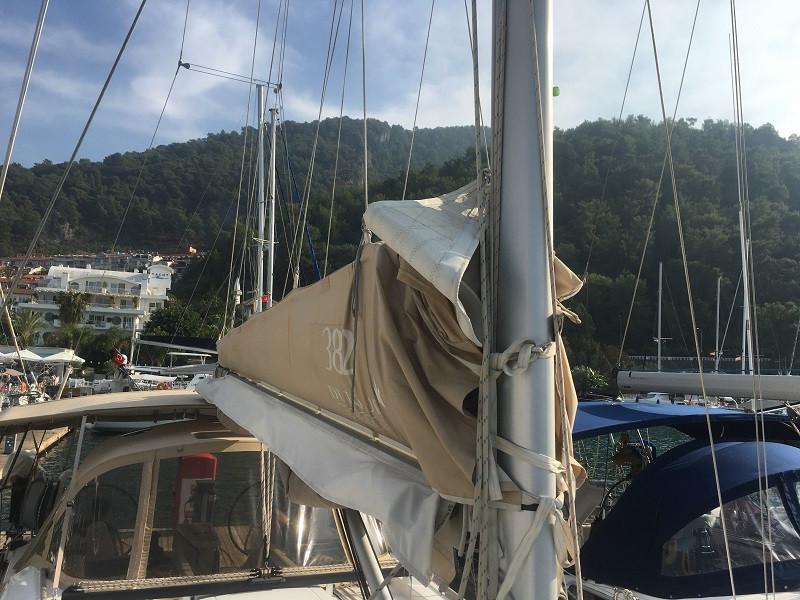 Book yachts online - sailboat - Dufour 382 Grand Large - Desperado - rent