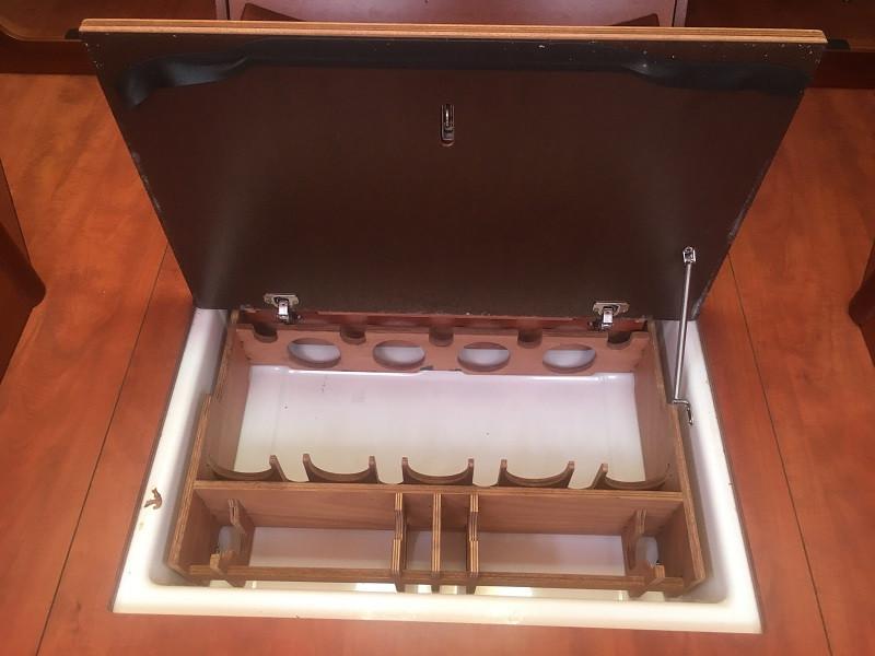 Book yachts online - sailboat - Dufour 382 Grand Large - Desperado - rent