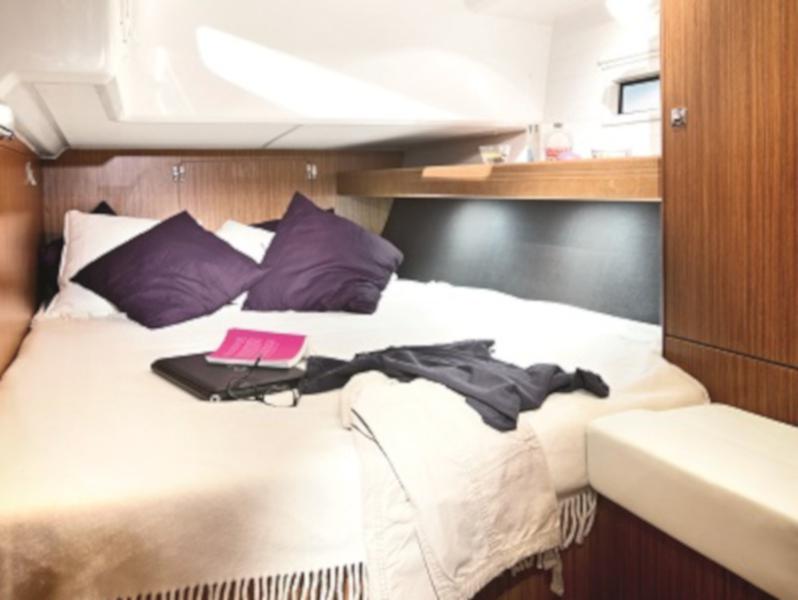 Book yachts online - sailboat - Bavaria Cruiser 46 - Santiago - rent