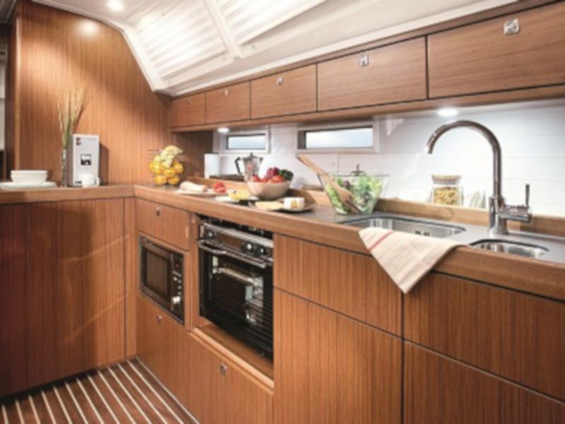 Book yachts online - sailboat - Bavaria Cruiser 46 - Santiago - rent