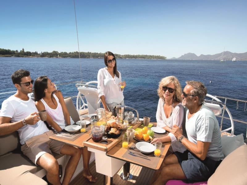 Book yachts online - sailboat - Bavaria Cruiser 46 - Santiago - rent