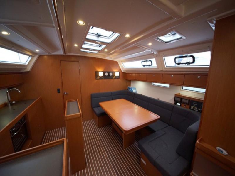 Book yachts online - sailboat - Bavaria Cruiser 46 - Santiago - rent