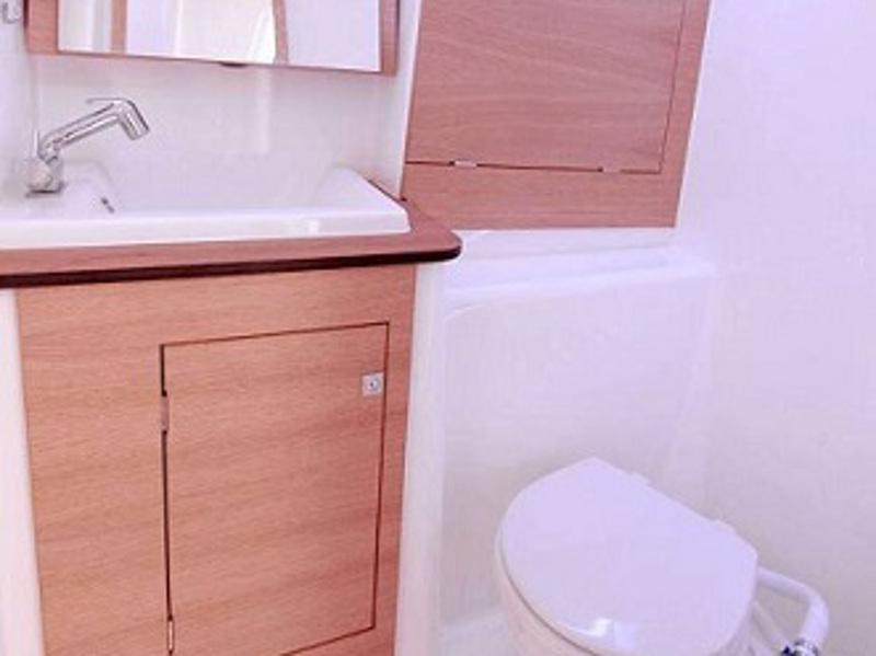 Book yachts online - sailboat - Dufour 382 GL - Calypso - rent