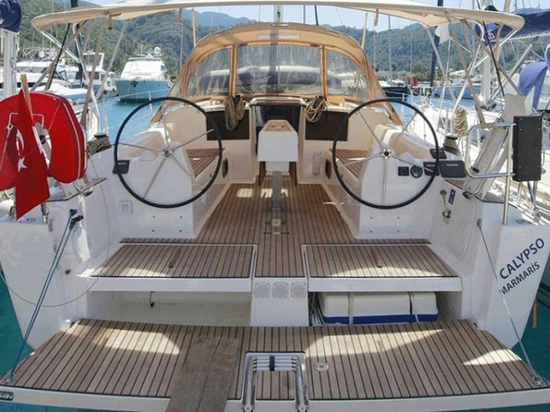 Book yachts online - sailboat - Dufour 382 GL - Calypso - rent