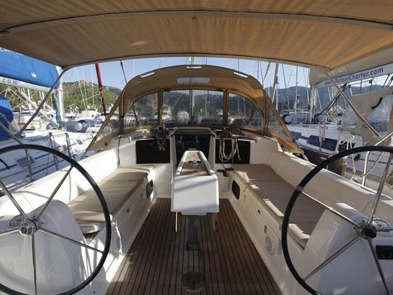 Book yachts online - sailboat - Dufour 382 GL - Calypso - rent