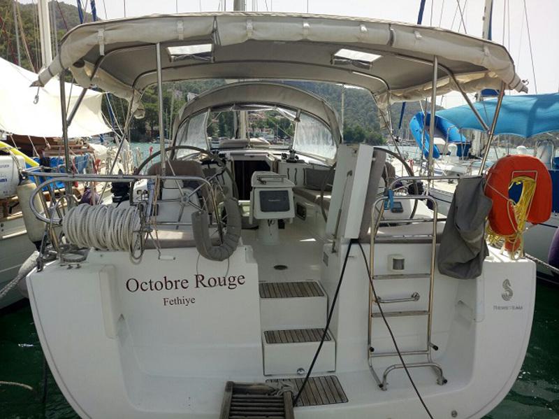 Book yachts online - sailboat - Beneteau 43 - October Rouge - rent