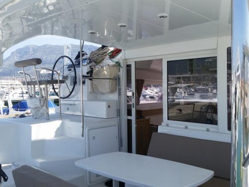 Book yachts online - catamaran - Lagoon 400 S2 - MARTINA ONE - rent