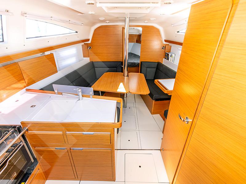 Book yachts online - sailboat - Elan 35 Impression - Maybe 6 - rent