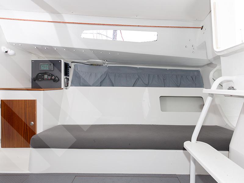 Book yachts online - sailboat - J 88 - Mauka - rent