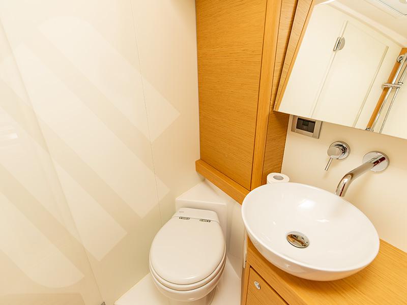 Book yachts online - sailboat - Grand Soleil 43 - Jabadao - rent