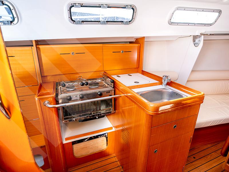 Book yachts online - sailboat - First 34.7 - One - rent