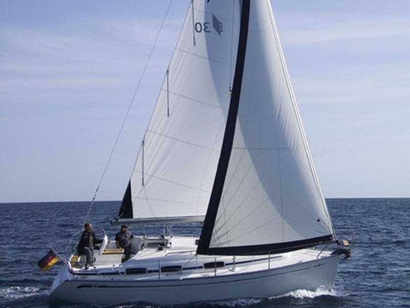 Book yachts online - sailboat - Bavaria 30 Cruiser - Arca - rent