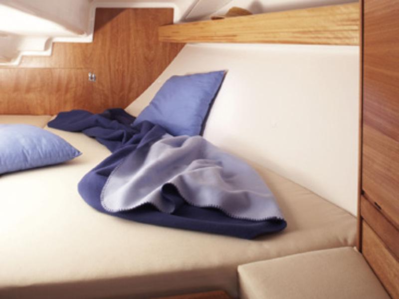 Book yachts online - sailboat - Bavaria 30 Cruiser - Arca - rent