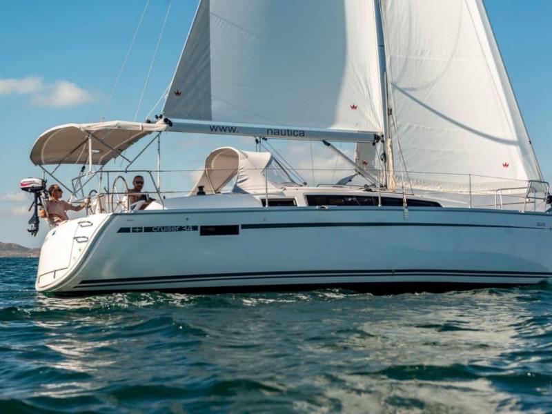 Book yachts online - sailboat - Bavaria 34 Cruiser - Be Happy - rent