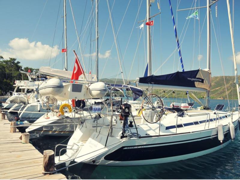 Book yachts online - sailboat - Harmony 52 - Dorado - rent