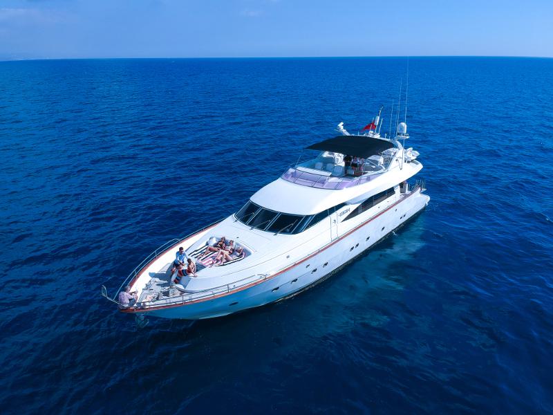 Book yachts online - motorboat - Mochi Craft 85 - Leigh - rent