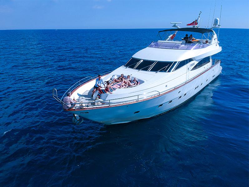 Book yachts online - motorboat - Mochi Craft 85 - Leigh - rent