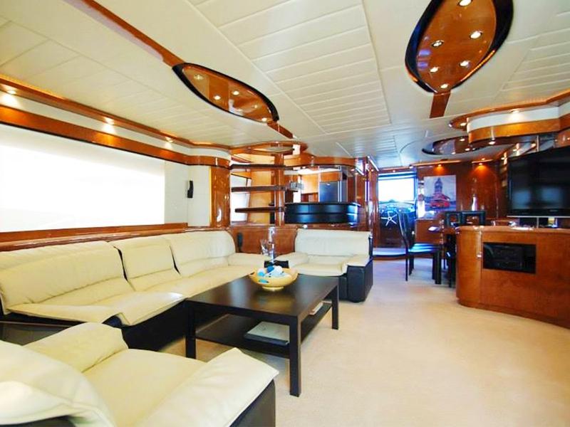 Book yachts online - motorboat - Mochi Craft 85 - Leigh - rent