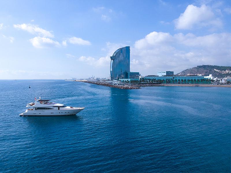 Book yachts online - motorboat - Mochi Craft 85 - Leigh - rent