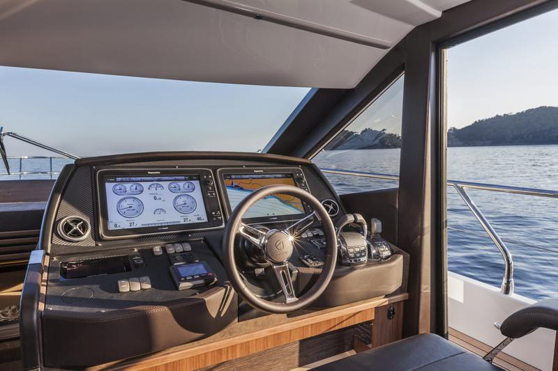 Book yachts online - motorboat - Absolute 52 FLY - Steady Rider - rent