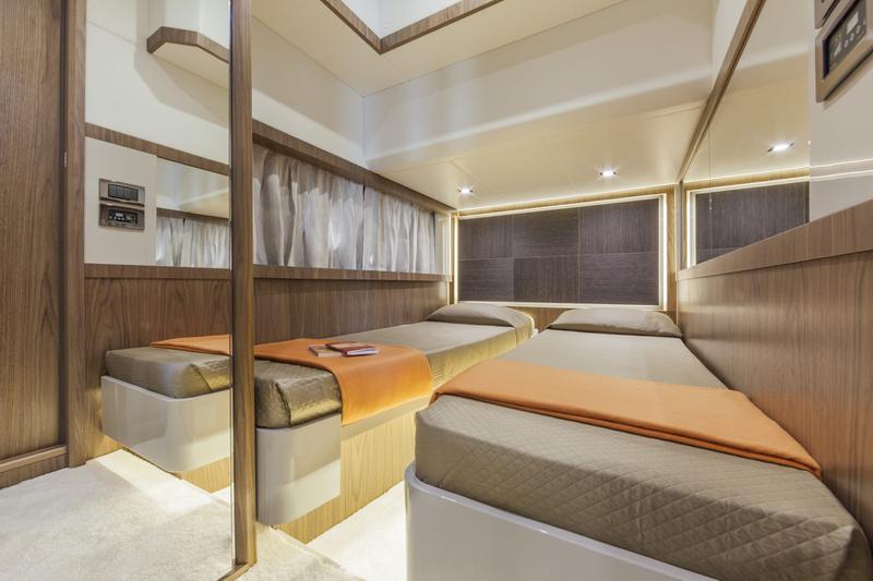 Book yachts online - motorboat - Absolute 52 FLY - Steady Rider - rent