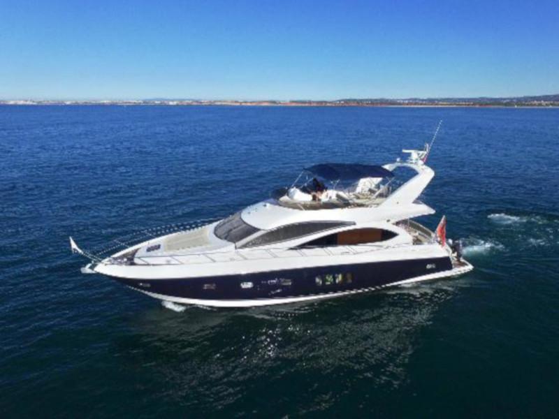 Book yachts online - motorboat - Sunseeker Manhattan 52 - Blue Amber - rent