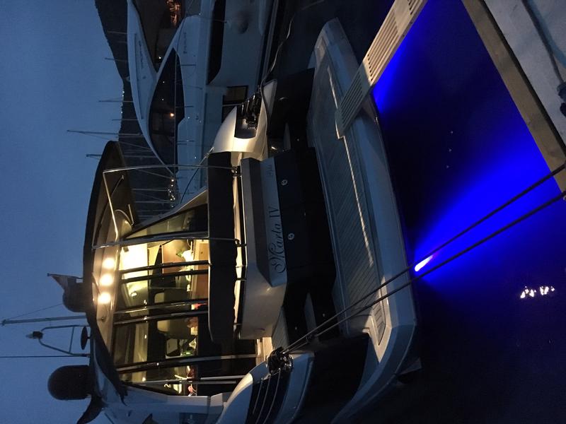 Book yachts online - motorboat - Elan Power 48 - MARTA IV - rent