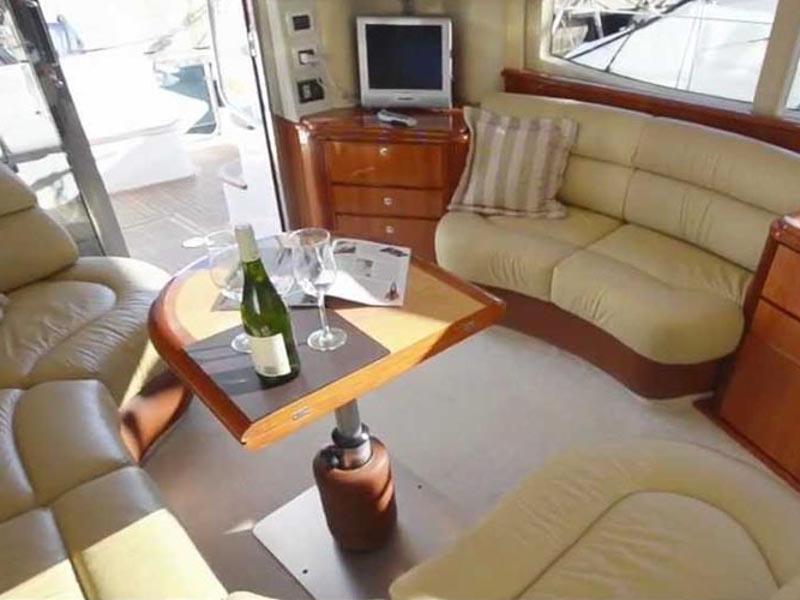 Book yachts online - motorboat - Azimut 39 - MARTA VI - rent