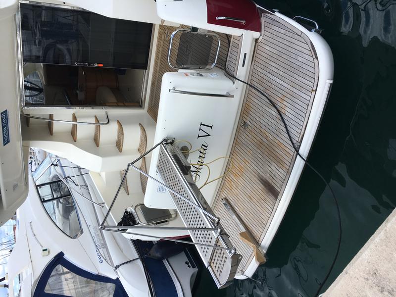 Book yachts online - motorboat - Azimut 39 - MARTA VI - rent