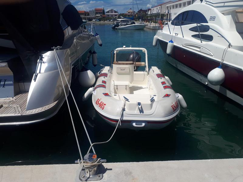 Book yachts online - motorboat - Barracuda - BARRACUDA 590 - rent