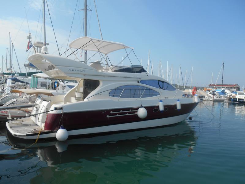 Book yachts online - motorboat - Azimut 46 - MARTA VIII - rent