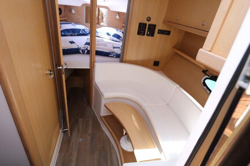 Book yachts online - motorboat - Mirakul 30 - MARTA X - rent