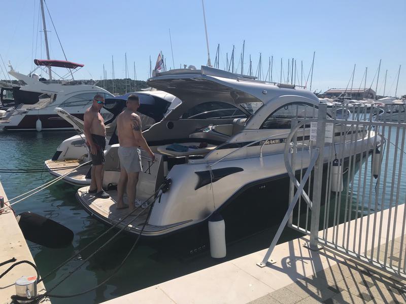 Book yachts online - motorboat - Mirakul 30 - MARTA X - rent
