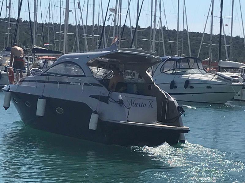 Book yachts online - motorboat - Mirakul 30 - MARTA X - rent