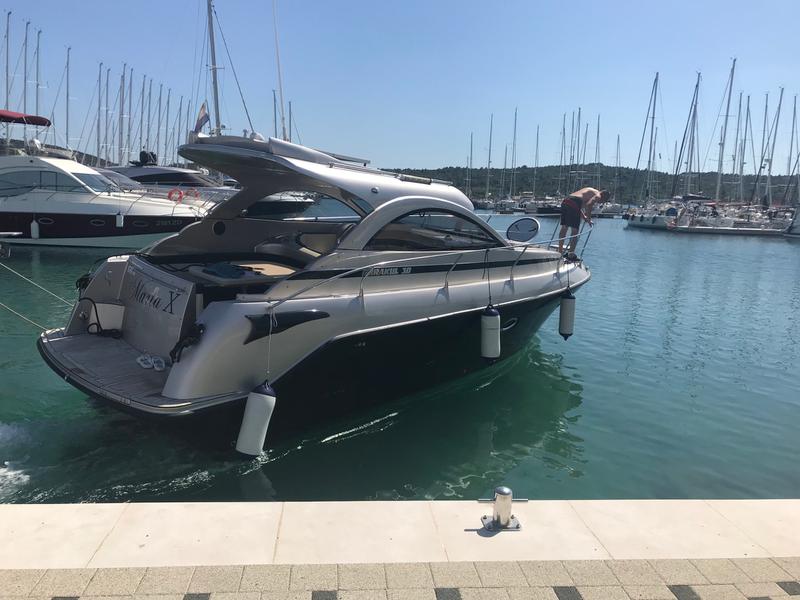 Book yachts online - motorboat - Mirakul 30 - MARTA X - rent