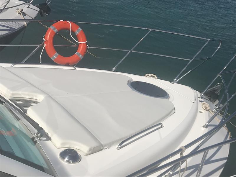 Book yachts online - motorboat - Galeon 390 Fly - Marta I - rent