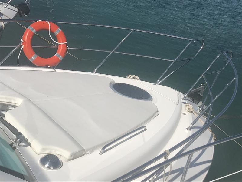 Book yachts online - motorboat - Galeon 390 Fly - Marta I - rent